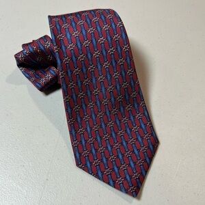 Hermes Paris France 100% Silk Chainlink Pattern Classic Red Tie Lux